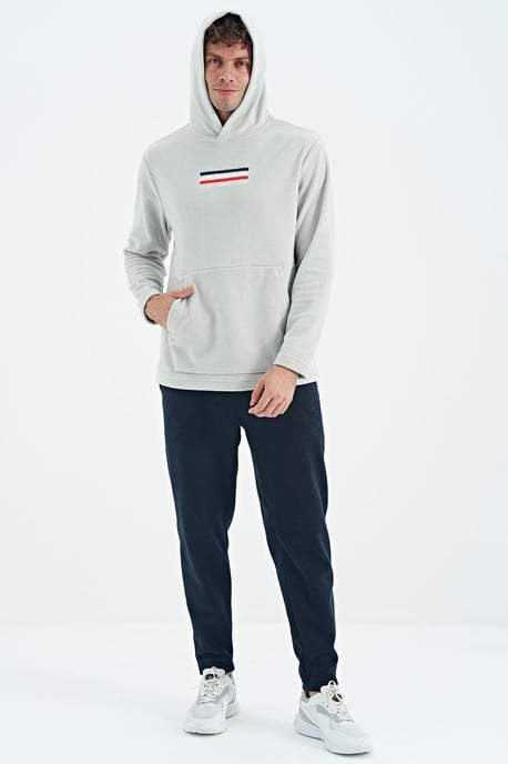 Herren Hoodie mit bedrucktem Logo - Image 6