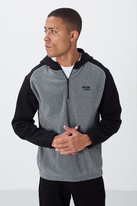 Herren Farbblockierter Halbzip Plush Sweatshirt - Image 4