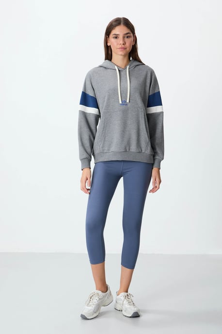 Übergröße Farbblock Kapuzen-Sweatshirt mit Tasche - Image 3
