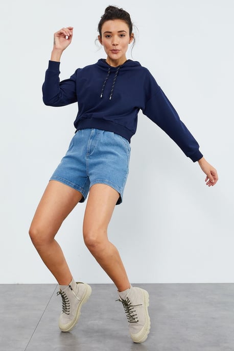 Lässiges Kapuzensweatshirt mit Bindegürtel - Image 4