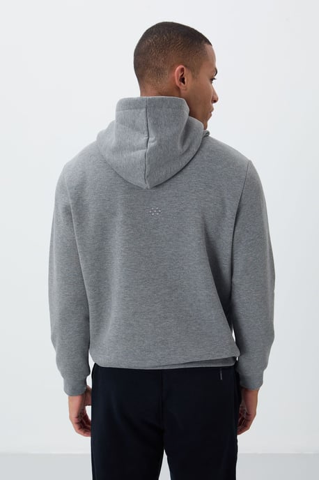 Herren einfarbiger Kapuzenpullover mit Tasche - Image 5