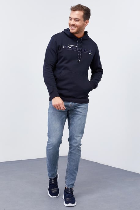 Herrenbedruckter Kapuzenpullover mit Tasche - Image 4