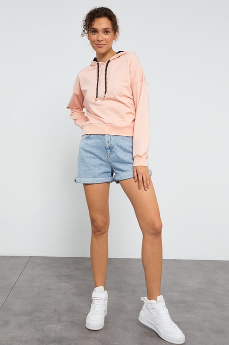 Lässiges Kapuzensweatshirt mit Bindegürtel - Image 4