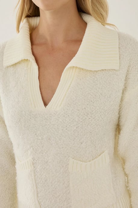 Shirtkragen-Crop-Pullover mit Tasche - Image 5