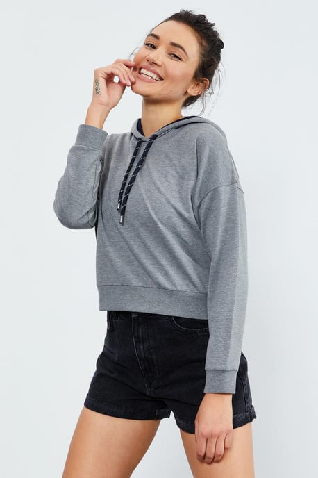 Lässiges Kapuzensweatshirt mit Bindegürtel - Image 5