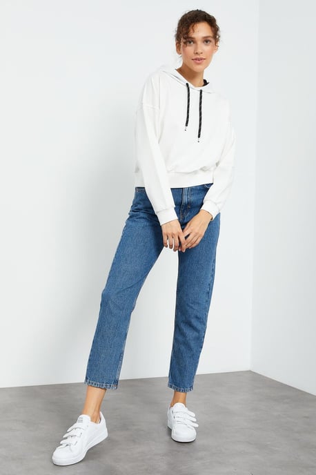 Entspanntes Hoodie-Sweatshirt mit Bindungsdetail - Image 5