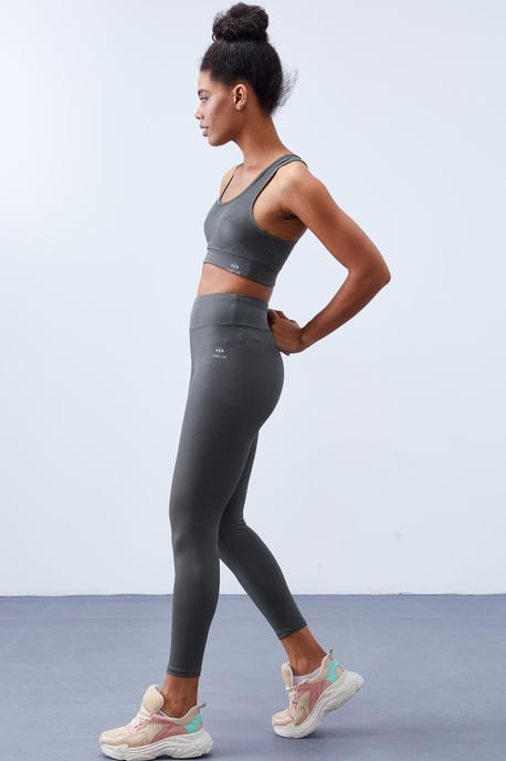 Ärmelloses Aktiveset mit Hochtaillierten Leggings - Image 3