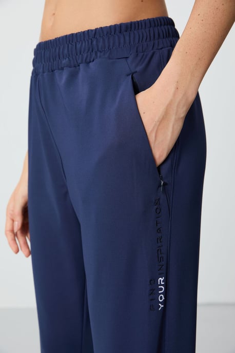 Damen Kapuzen-Zip Sweatshirt und Hose Set - Image 6