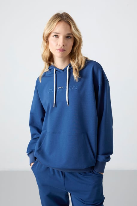 Überdimensionales Kapuzen-Sweatshirt und Hosen-Set - Image 2
