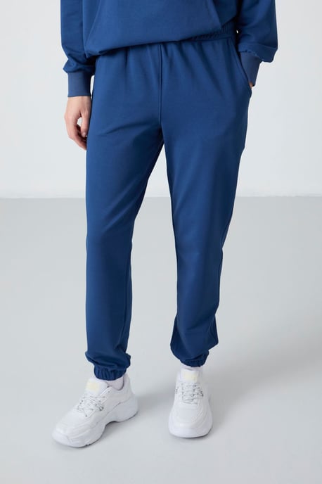 Überdimensionales Kapuzen-Sweatshirt und Hosen-Set - Image 4