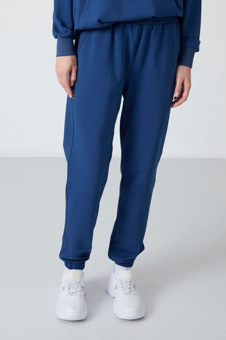 Überdimensionales Kapuzen-Sweatshirt und Hosen-Set - Image 6
