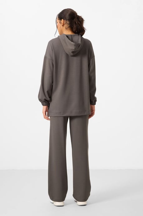 Oversized Kapuzenpullover und weit geschnittene Hosen Set - Image 5