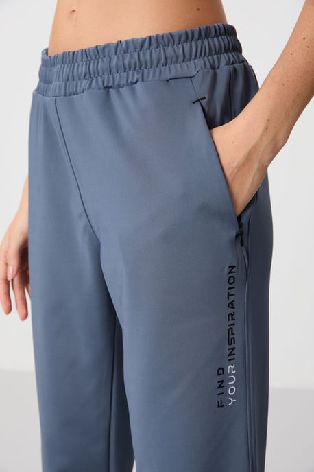 Damen Kapuzen-Zip Sweatshirt und Hose Set - Image 6