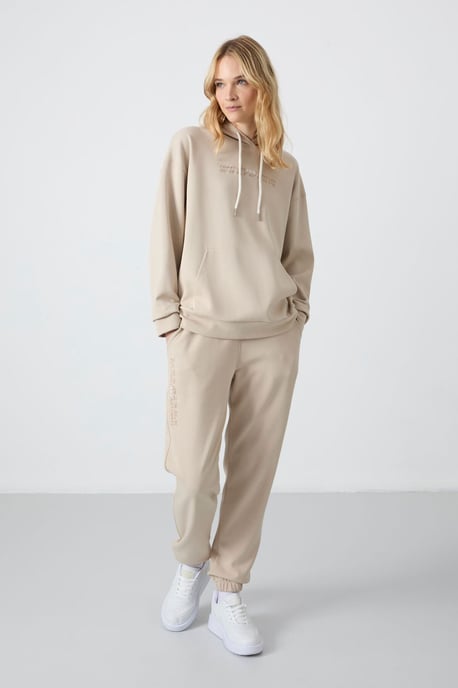 Oversized Kapuzenpullover- und Hosen-Set - Image 4