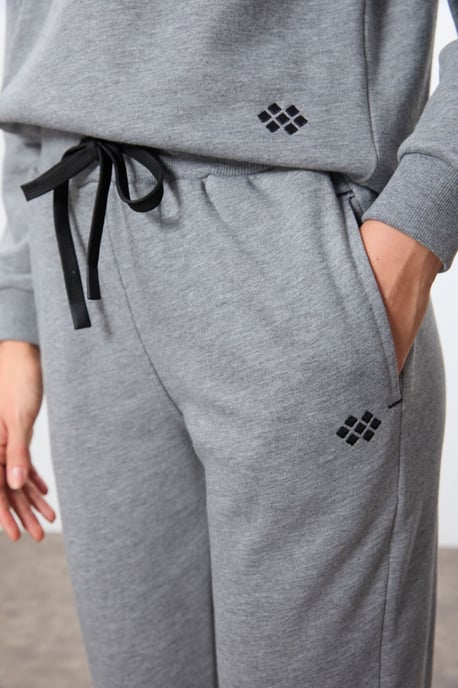 Übergroßes Sweatshirt- und Hosen-Set aus Baumwolle-Polyester-Mischung - Image 5