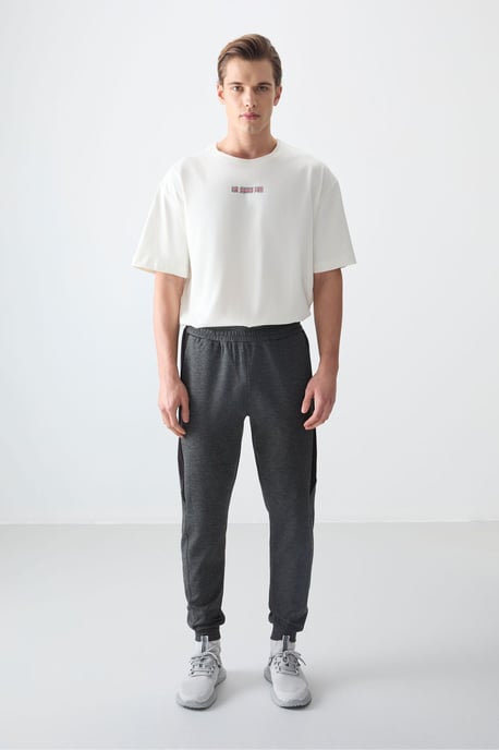 Herren Fleece-Sweatpants in normaler Passform - Image 1