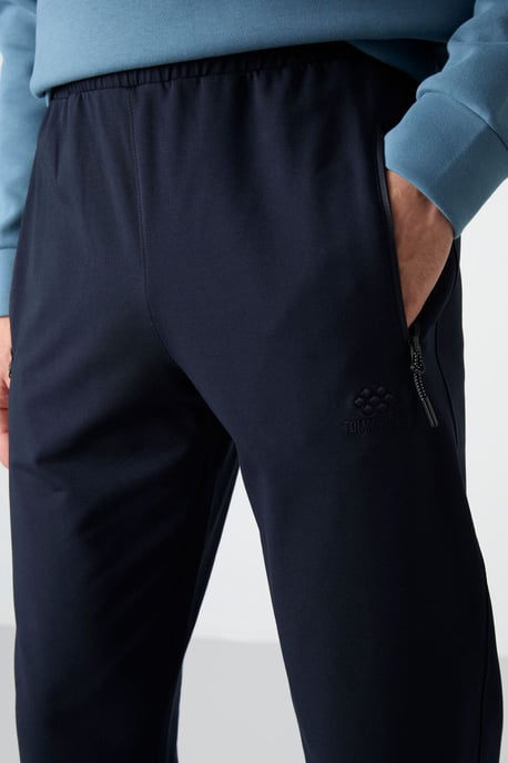 Herren Sweatpants in Regular Fit mit geradem Bein - Image 3