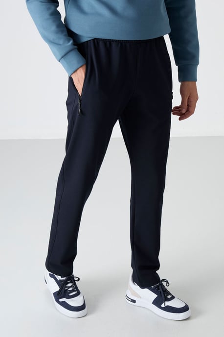 Herren Sweatpants in Regular Fit mit geradem Bein - Image 4