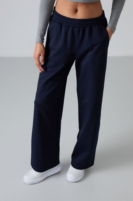 Weite Sweatpants mit Gummizug - Image 4