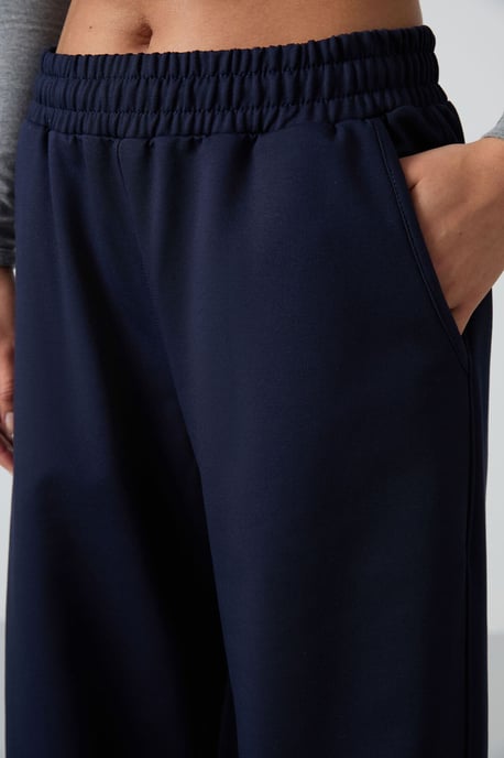 Weite Sweatpants mit Gummizug - Image 5