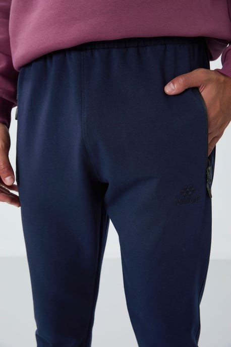 Herren Jogginghose mit Reißverschlusstasche - Image 4