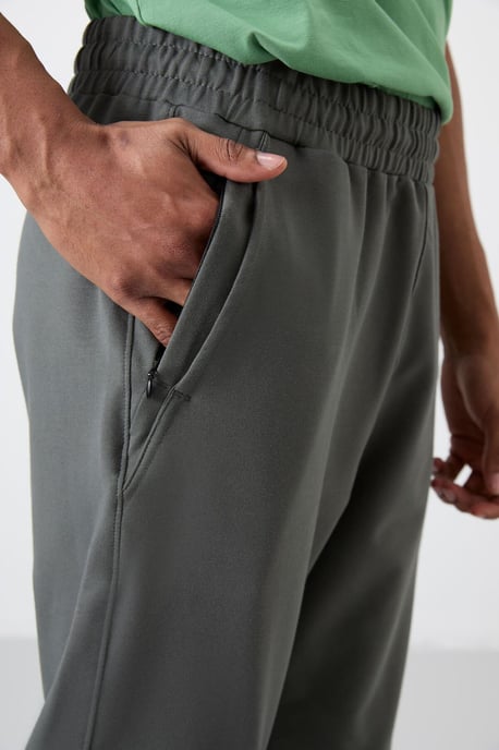 Herren Sweatpants aus Baumwollmischung im Regular Fit - Image 2