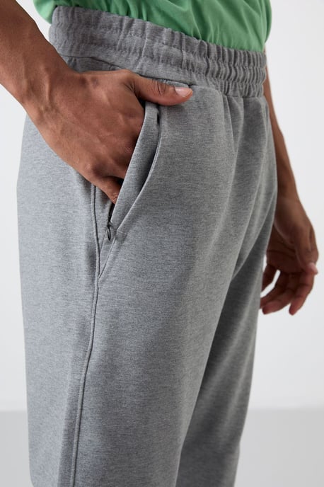 Herren Sweatpants mit normaler Passform aus Baumwollmischung - Image 2