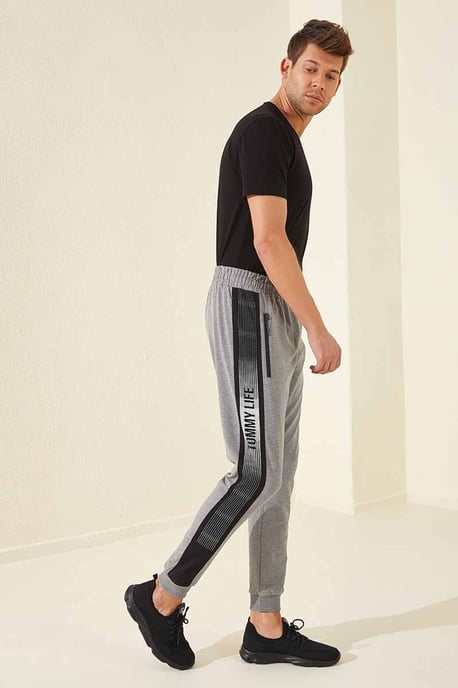 Herren Sweatpants zum Hineinschlüpfen mit Textdruck - Image 3
