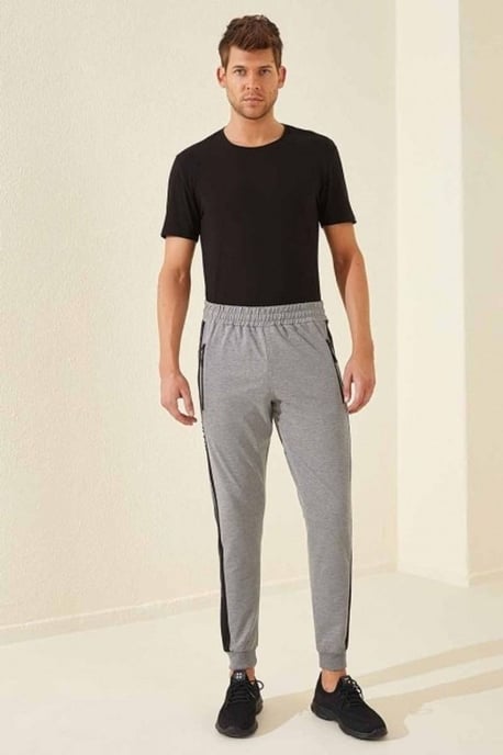 Herren Sweatpants zum Hineinschlüpfen mit Textdruck - Image 4