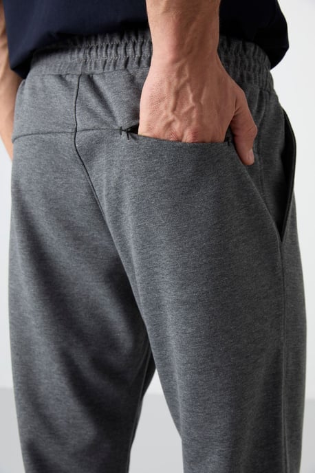 Herren Polyester Regular-Fit Sweatpants - Image 4