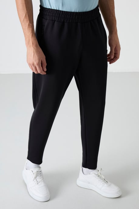 Herren Jogginghose aus einfarbigem Sweatstoff - Image 6