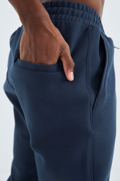 Herren Regular-Fit 3-Thread Fleece-Sweatpants - Image 5
