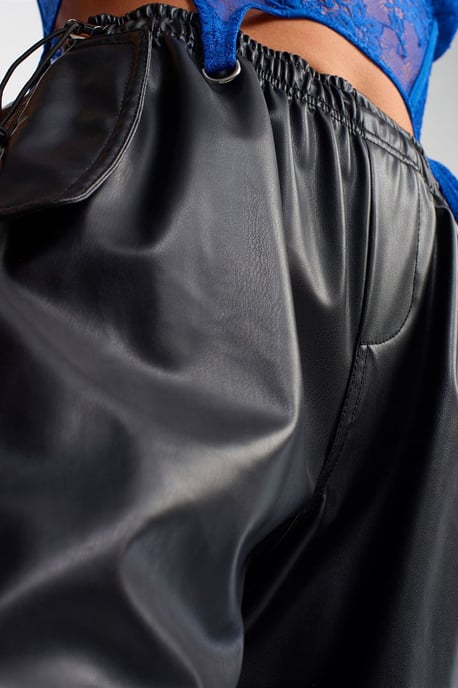 Damen Jogginghose aus Kunstleder - Image 4