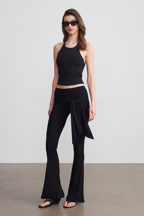 Hochtaillierte Jersey-Hose mit Weite und Bindeband - Image 4