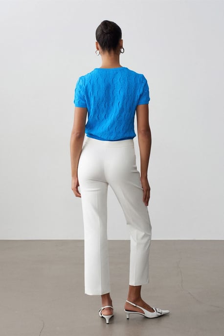 Hochgeschnittene Flared Capri-Hosen - Image 2