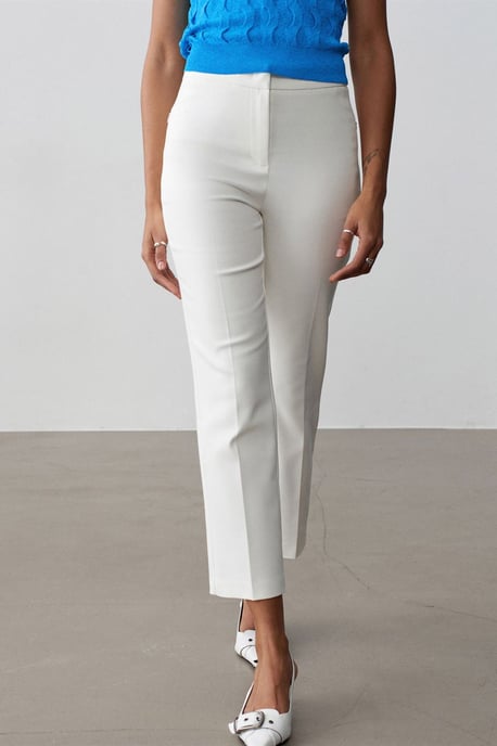 Hochgeschnittene Flared Capri-Hosen - Image 4