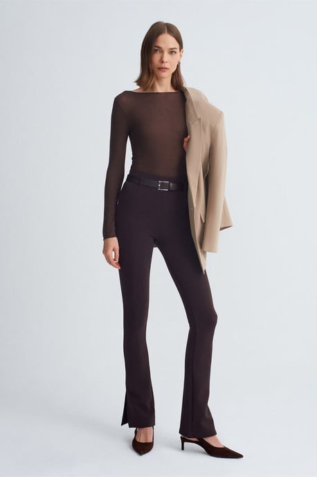 Taillenhohe Skinny Flare Hose mit Gürtel - Image 4