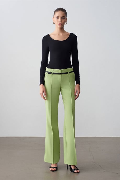 Belted Straight-Leg-Crepeshosen - Image 4