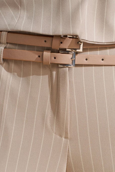 Gestreifte gerade geschnittene Hose mit Gürtel - Image 4