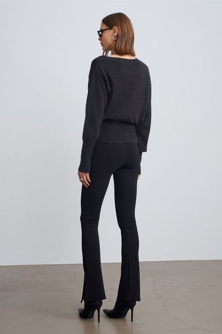 Taillenhohe Skinny Flare Hose mit Gürtel - Image 4