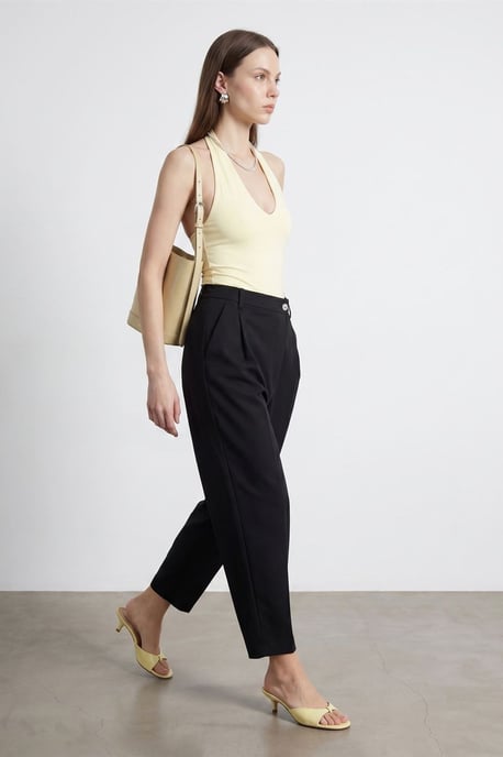 Hoch taillierte weite Crepe-Hosen - Image 5