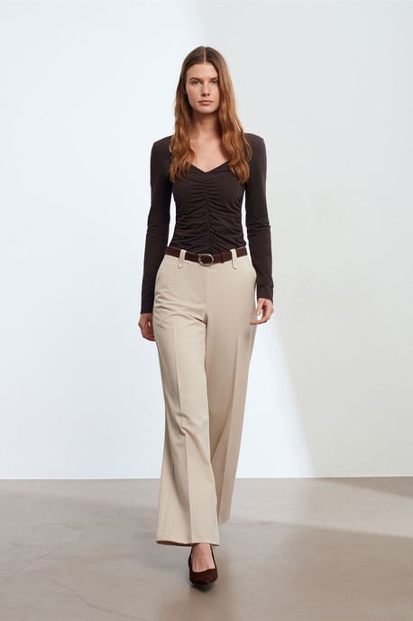 Hüfthoheweite Beinschneiderhose aus Krepp - Image 4
