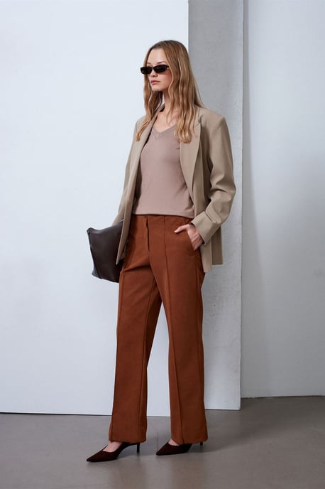Damen High-Waist Weitbeinige Lederimitat-Hose - Image 4