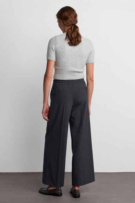 Hose mit weitem Bein aus Krepp und Gummizugbund - Image 2