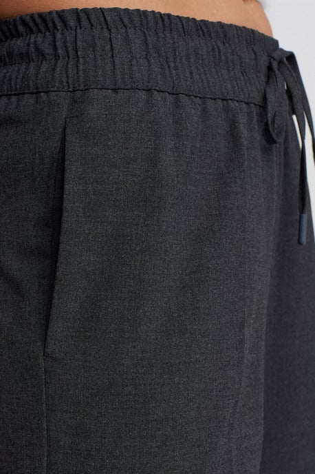 Hose mit weitem Bein aus Krepp und Gummizugbund - Image 4