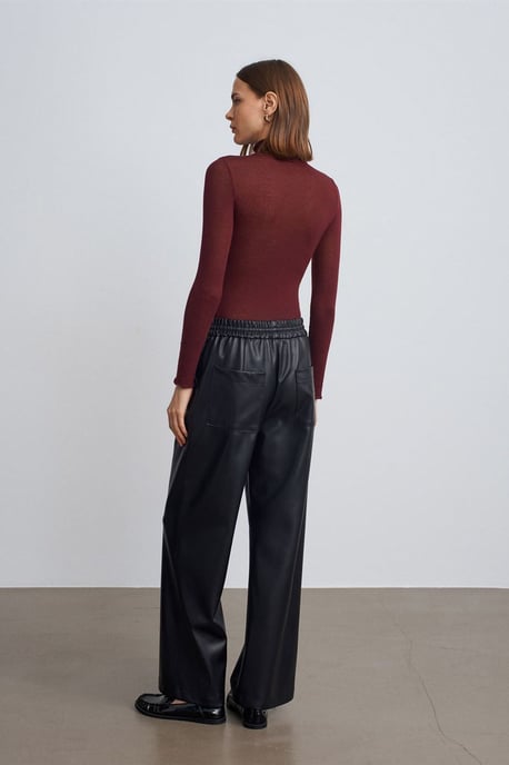 Damenweite Kunstlederhose - Image 2