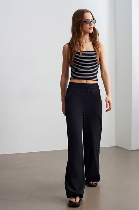 Damen weitgeschnittene Krepp-Hosen - Image 4