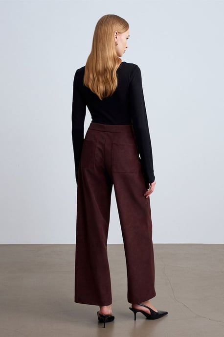 Hochtaillierte weite Hose aus Kunstwildleder - Image 3