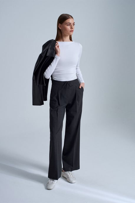 Weite Crepe-Hose mit Kordelzug - Image 1