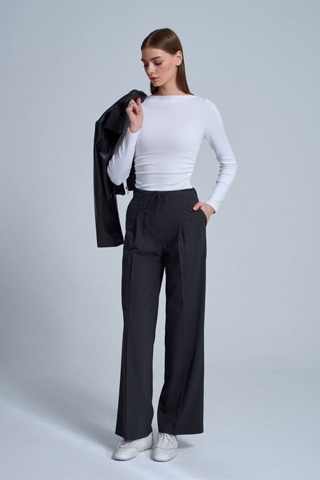 Weite Crepe-Hose mit Kordelzug - Image 5